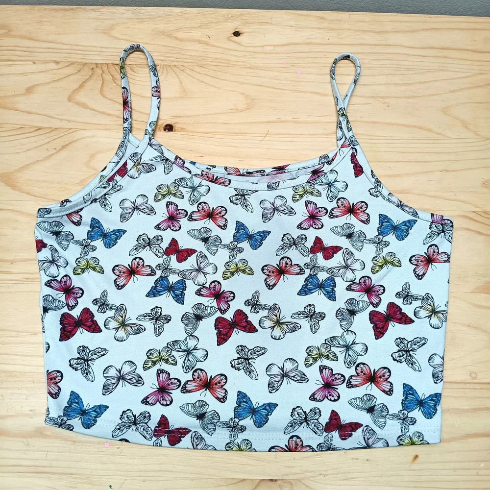 Butterfly Print Tank Top - Picture 4 of 4
